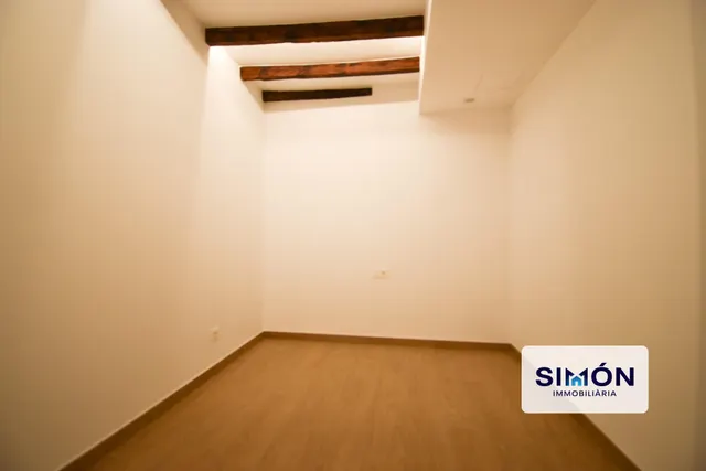 ¡Precioso Piso de 3 habitaciones acabado de reformar en Berga! — 12