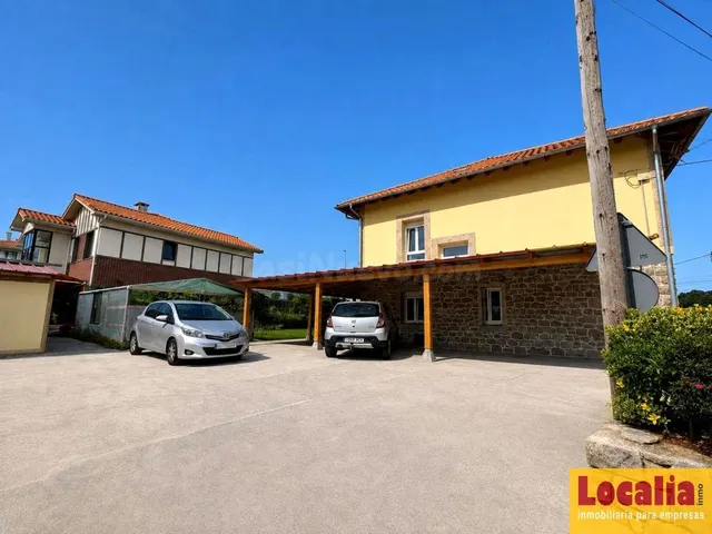 Casa familiar reformada con jardín en Miengo — 20