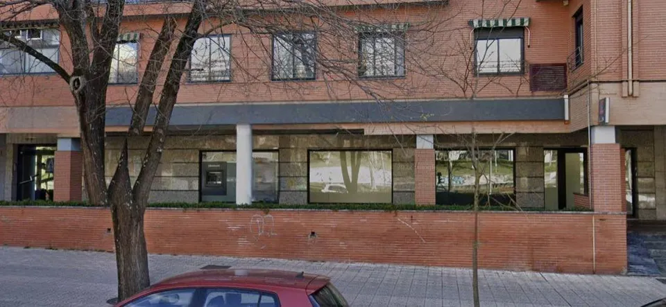 Local en venta en Cáceres. Alquilado. No se Puede Visitar.