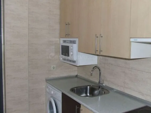 SE VENDE PISO SEMI-NUEVO EN BORJA - foto 3