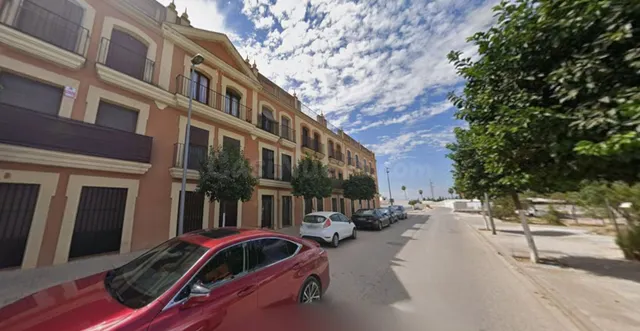Venta piso en Brenes (Sevilla) — 2