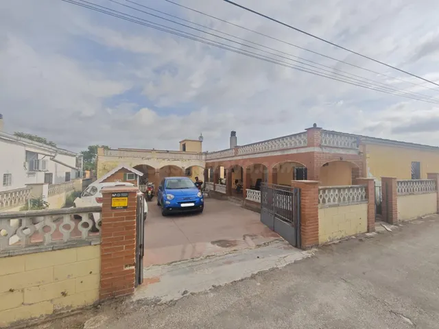 ¡OPORTUNIDAD DE INVERSIÓN! CHALET EN VALLS (TARRAGONA) - foto 2