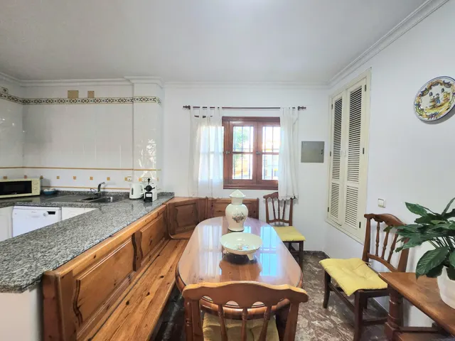 IMPRESIONANTE CASA EN CENTRO DE ALCALA DE UNA SOLA PLANTA CON LOCAL COMERCIAL Y GARAJE. — 46