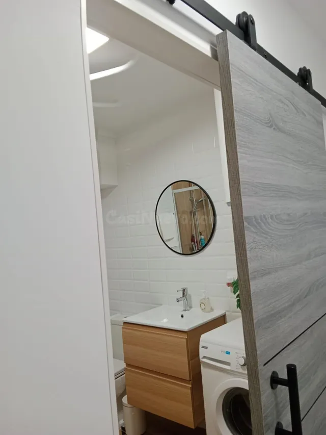 Estudio Reformado en el Corazón de Torremolinos con Piscina  - foto 4