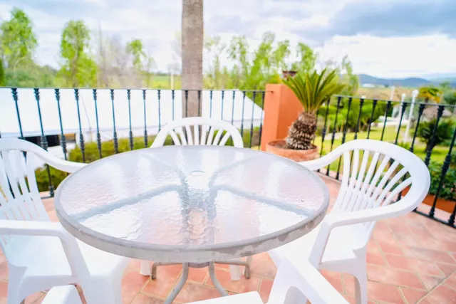 VENTA CASA CON TERRENO, PISICINA Y RESTAURANTE. — 21