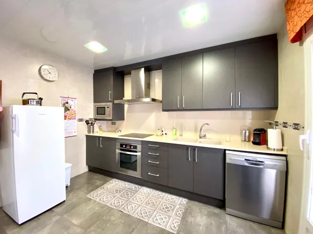 Casa unifamiliar en planta única con amplios espacios y gran terraza — 4