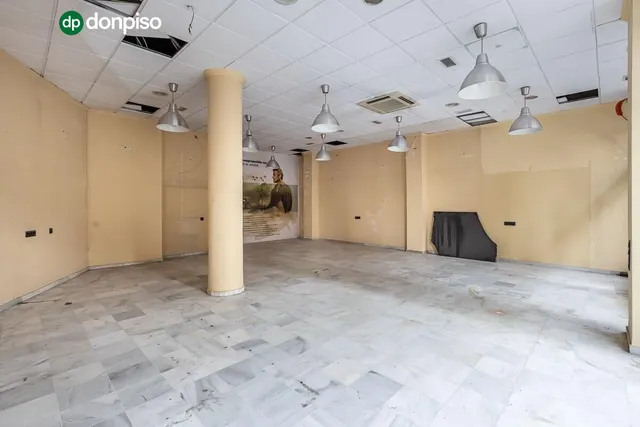 LOCAL COMERCIAL EN ARABIAL JUNTO HIPERCOR — 10