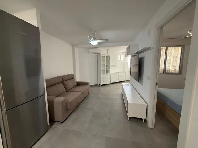 Acogedor Piso Reformado en Benidorm - ¡Tu Refugio Ideal! — 2