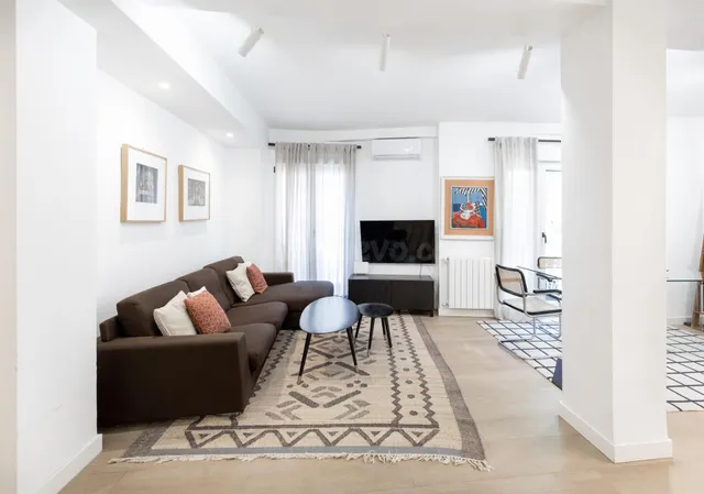 ✨ EXCLUSIVA VIVIENDA REFORMADA EN PLAZA MARIANA PINEDA — 2