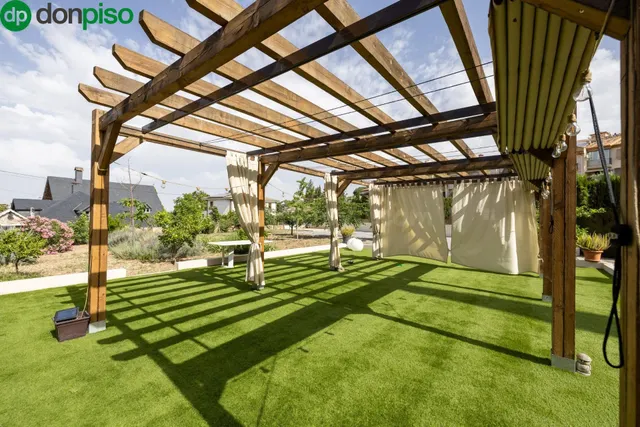 TERRENO URBANO CON PROYECTO PARA 4 CASAS ADOSADAS EN MONACHI