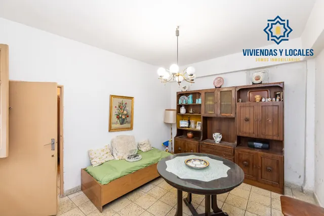 Piso para reformar junto a Plaza Einstein – 3 dormitorios y vistas despejadas — 22