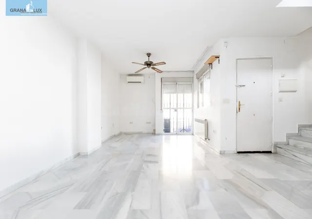 Vive en el corazón de Armilla: 4 dormitorios, patio, terraza - foto 4