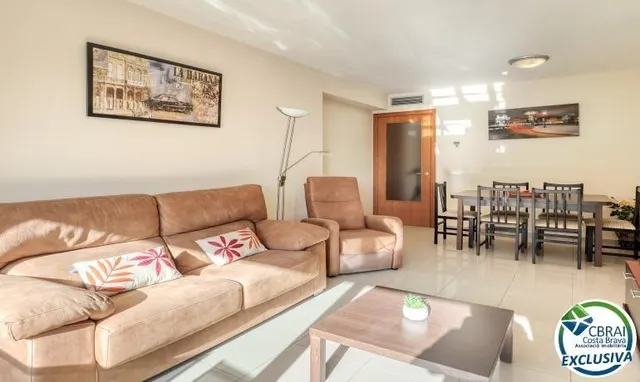 Apartamento de alto standing en Roses a 50 m del mar — 11