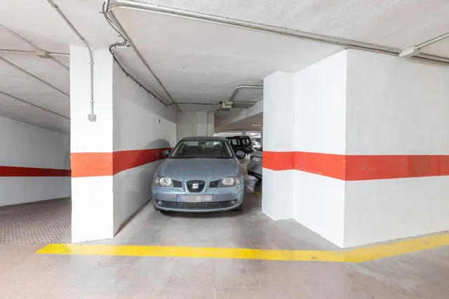 Ideal inversores!!! 35 plazas de aparcamiento y 5 trasteros, todo alquilado — 22