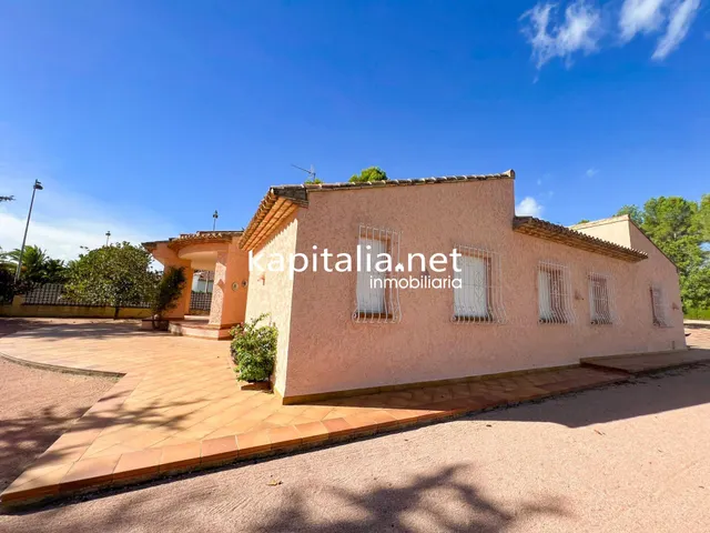 Magnifico chalet a la venta en Valencia — 36