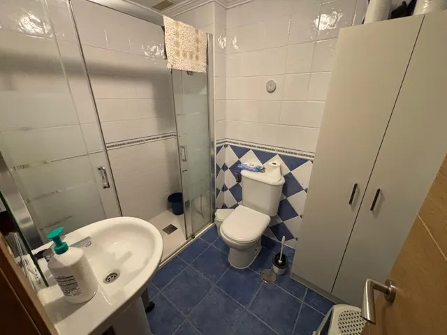 Se vende piso en planta baja, zona las canteras. — 12