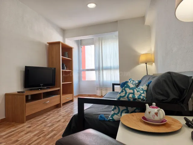 Piso Reformado en Santo Domingo, Alicante - Ideal para Invertir — 2