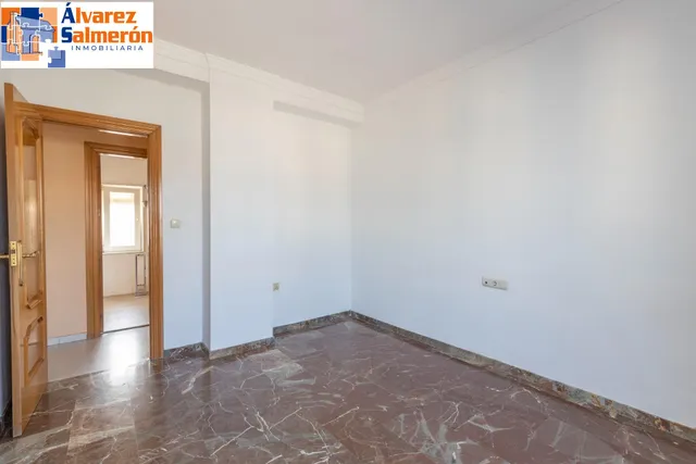 Casa en esquina en venta en Las Gabias — 35