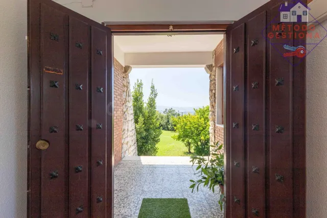 Casa independiente con finca urbana de 4.250 m2 en Ongayo, S
