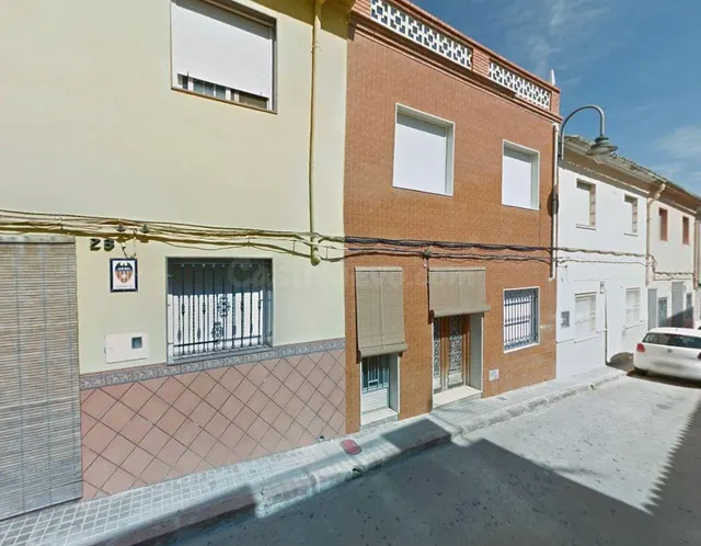 Se vende piso OKUPA en Calvari de L'Ñnova (Valencia). - foto 2