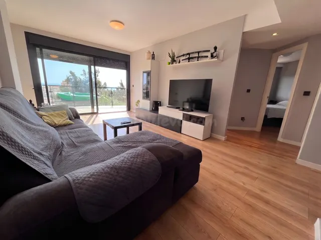 Vive frente al Mediterráneo: terraza, piscina y bienestar en - foto 4