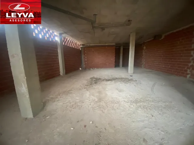 LOCAL COMERCIAL EN VENTA — 12