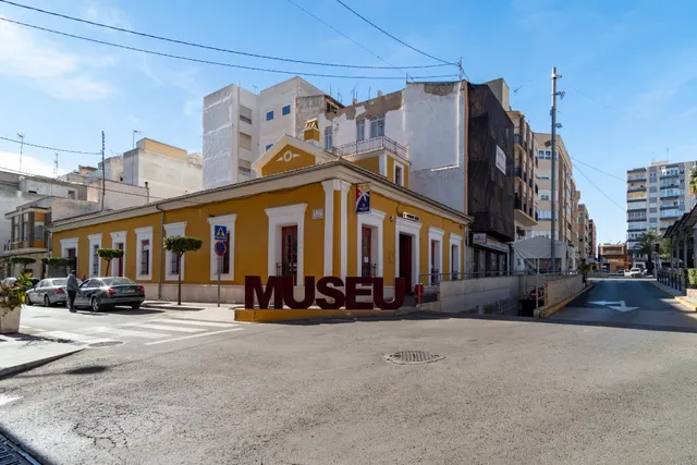 OPORTUNIDAD!!! LOCAL COMERCIAL COMO VIVIENDA. ubicación PERFECTA!!! — 23
