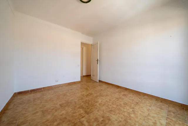Adosado amplio y luminoso con terraza privada exterior — 10