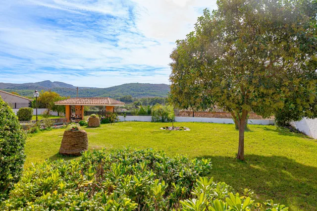 Villa mediterránea con vistas al valle a la venta en el cent - foto 4