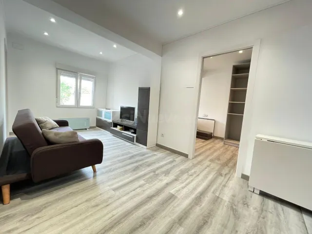 Piso Seminuevo en Veintiuno, Ourense - Oportunidad Única por - foto 2