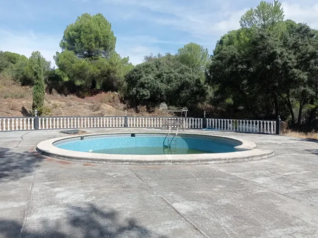Chalet en San Ramón con 12.000 m2 de terreno y amarre inclui - foto 3