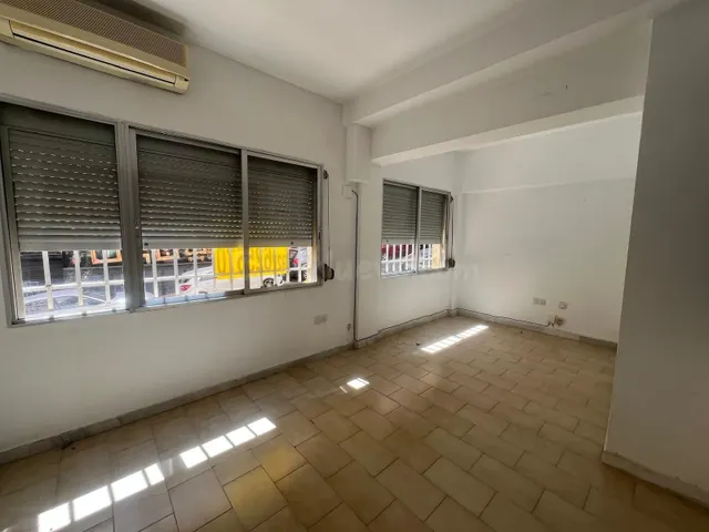 Oficina en el centro posibilidad de cambio a vivienda - foto 5