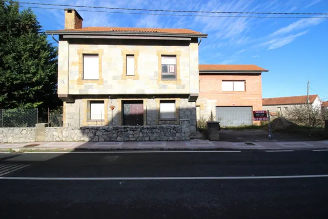 CHALET UNIFAMILIAR EN ESCOBEDO DE CAMARGO EN PARCELA DE 1400 METROS. — 3