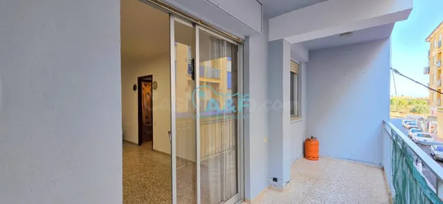 PISO DE 4 habitaciones EN CENTRO DEL PUEBLO EN VENTA - foto 2