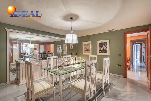 EXCLUSIVO PISO CON JARDÍN PRIVATIVO EN UNA DE LAS MEJORES URBANIZACIONES DE GRANADA — 24