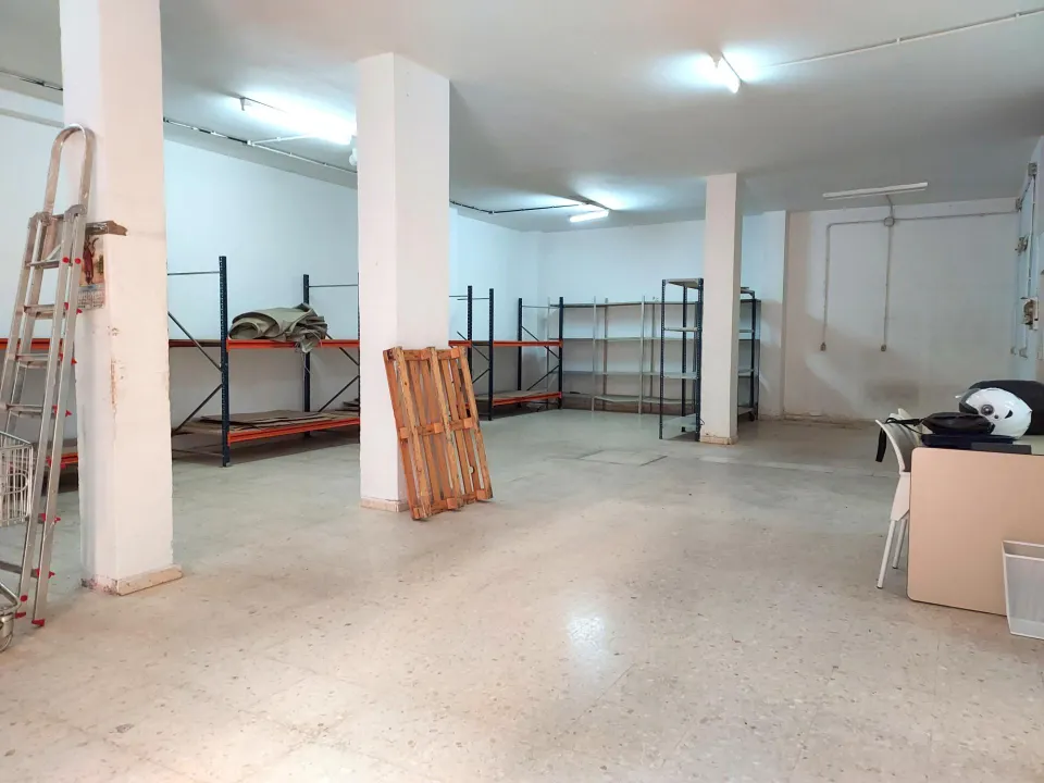 MIRAFLORES- HUERTA DE HIERRO- Local de 151 m2