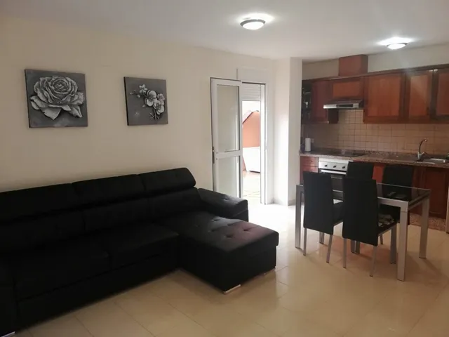 Llano camello. Piso 2 habitaciones,  terraza  y 2 plazas garaje. — 3