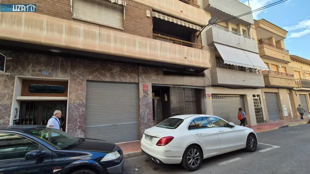 LOCAL COMERCIAL MUY CENTRICO — 3