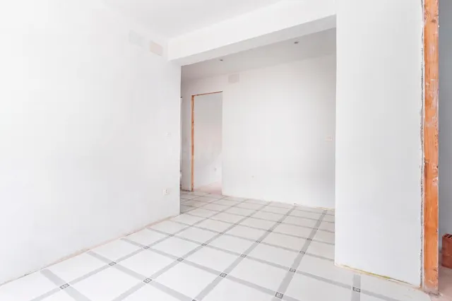 Piso de 3 habitaciones y 1 baño semireformado - foto 3