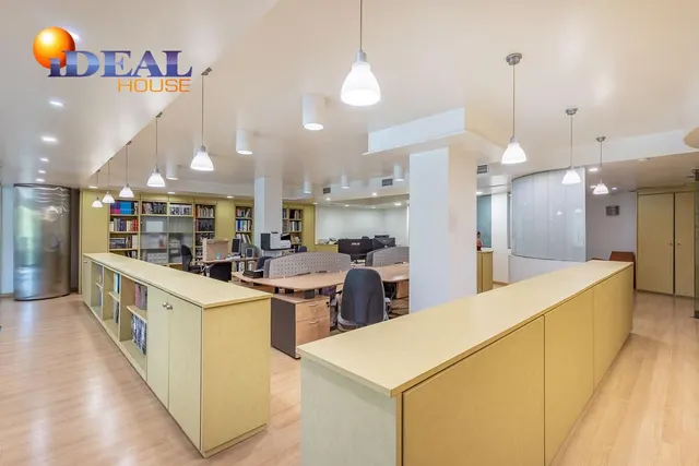 EXCLUSIVO INMUEBLE EN PLAZA DE CARRETAS, JUNTO AL EMBLEMÁTICO PASEO DEL SALÓN — 9