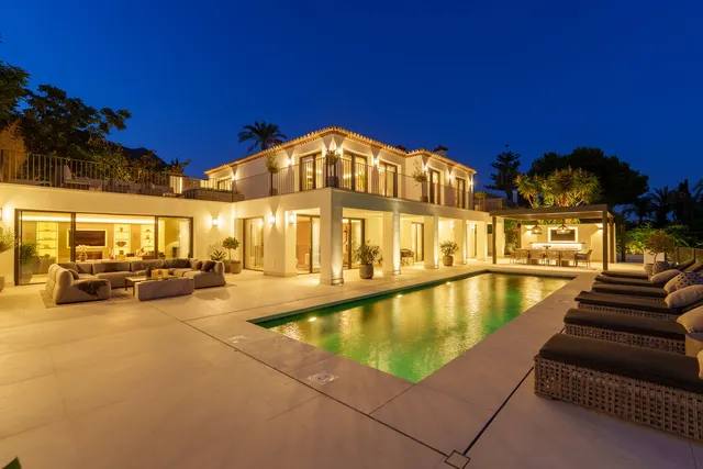 Chalet 5 habitaciones 734m² en venta - Marbella — 45