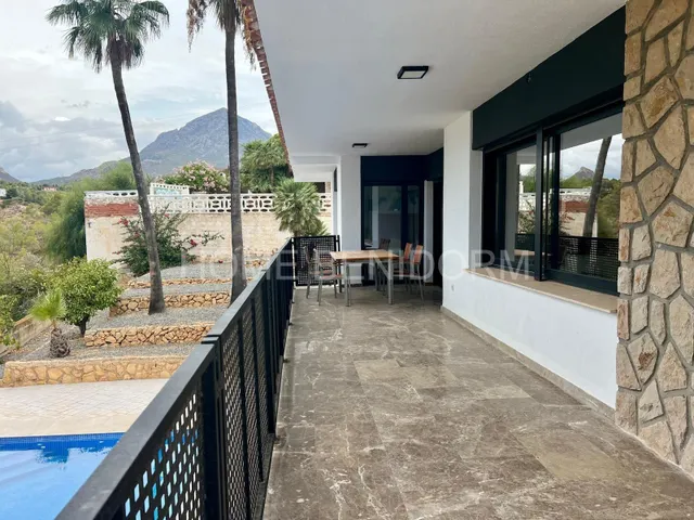 CHALET INDEPENDIENTE COMPLETAMENTE REFORMADO CON PISCINA, GARAJE Y VISTAS DESPEJADAS — 21