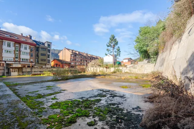 GRAN SOLAR EN MIERES, PARA construcción DE VIVIENDAS EN ALTU - foto 3