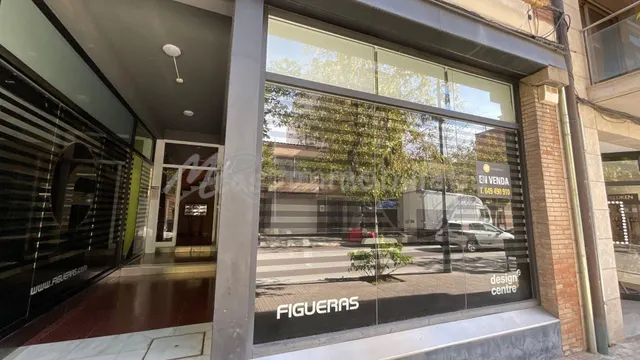 ¡Espectacular local comercial diafano en el centro de La Gar - foto 4