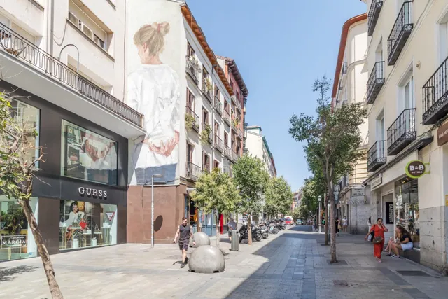 PISO EN FUENCARRAL, TOTALMENTE EQUIPADO Y CON RENTABILIDAD DEL 3,7 % — 31