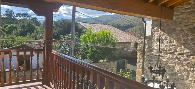 Casa de piedra y madera con dos terrazas en el corazon de Re - foto 2