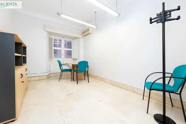 Gran vivienda en Plaza Los Campos - 7 habitaciones — 24