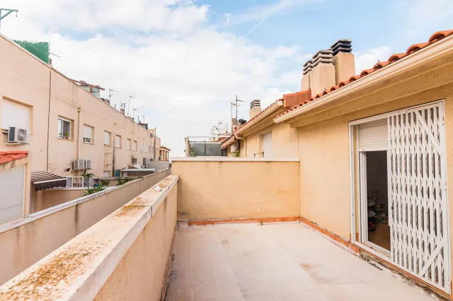 Dúplex amplio de 5 dormitorios con patio, terraza y buhardilla en San José de la Montaña — 38