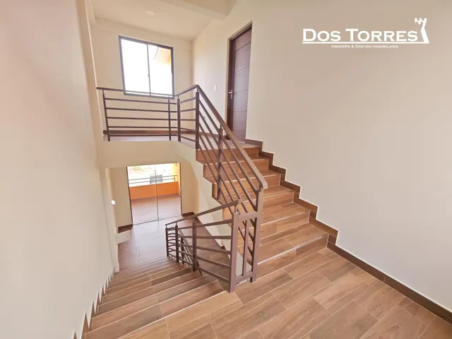 $us.- 129.500 Amplia casa nueva a estrenar, con 4 dormitorios, próximo a 4 esquinas. — 41