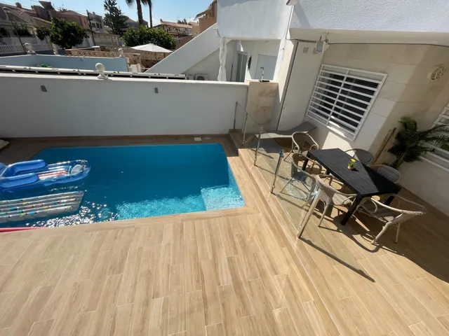 Bonito Bungalow Planta Baja con Piscina Privada — 17